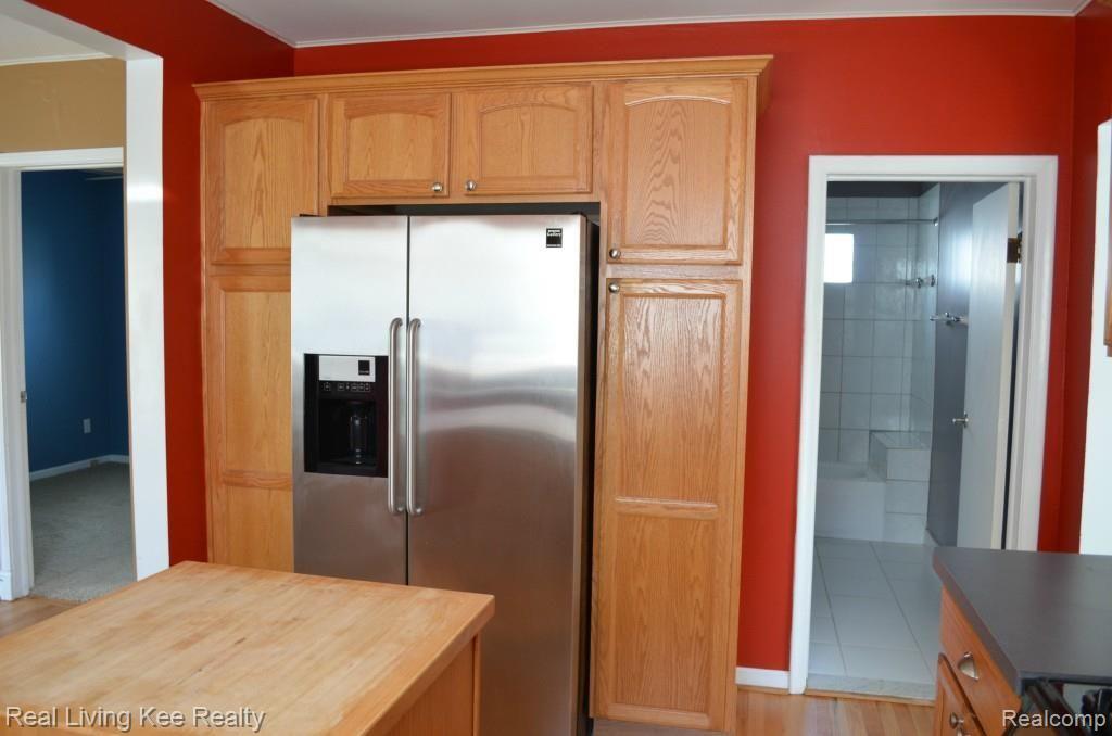 2694 Kenmore Road Berkley, MI 48072 - Photo 9 of 24 kitchen 2.jpg