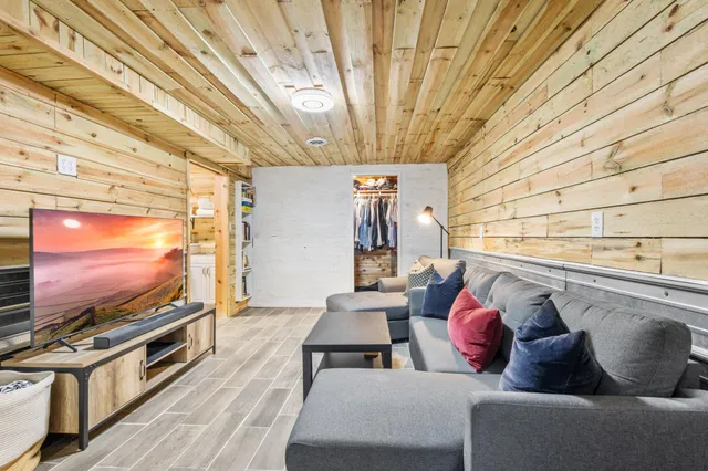 $315,000 | 6828 Corvallis Avenue North, Crystal, MN 55428