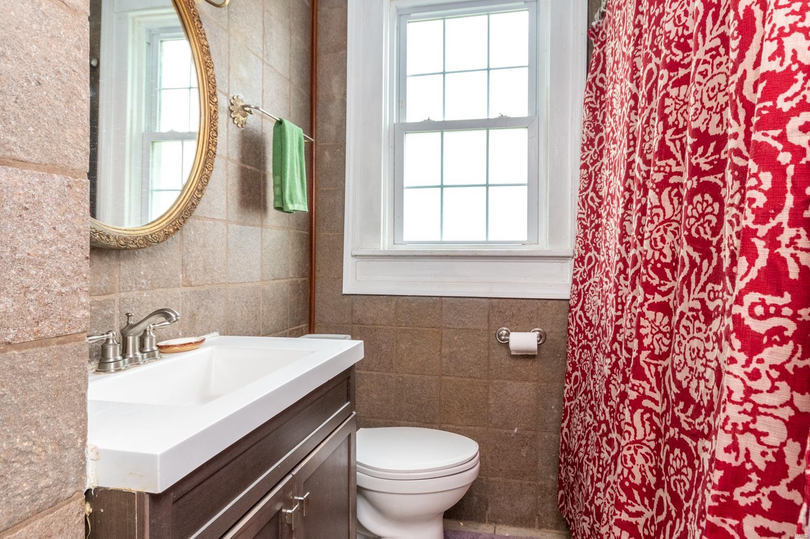 815 South Rapp Avenue Columbia, IL 62236 - Photo 12 of 36 Gallery Image 12