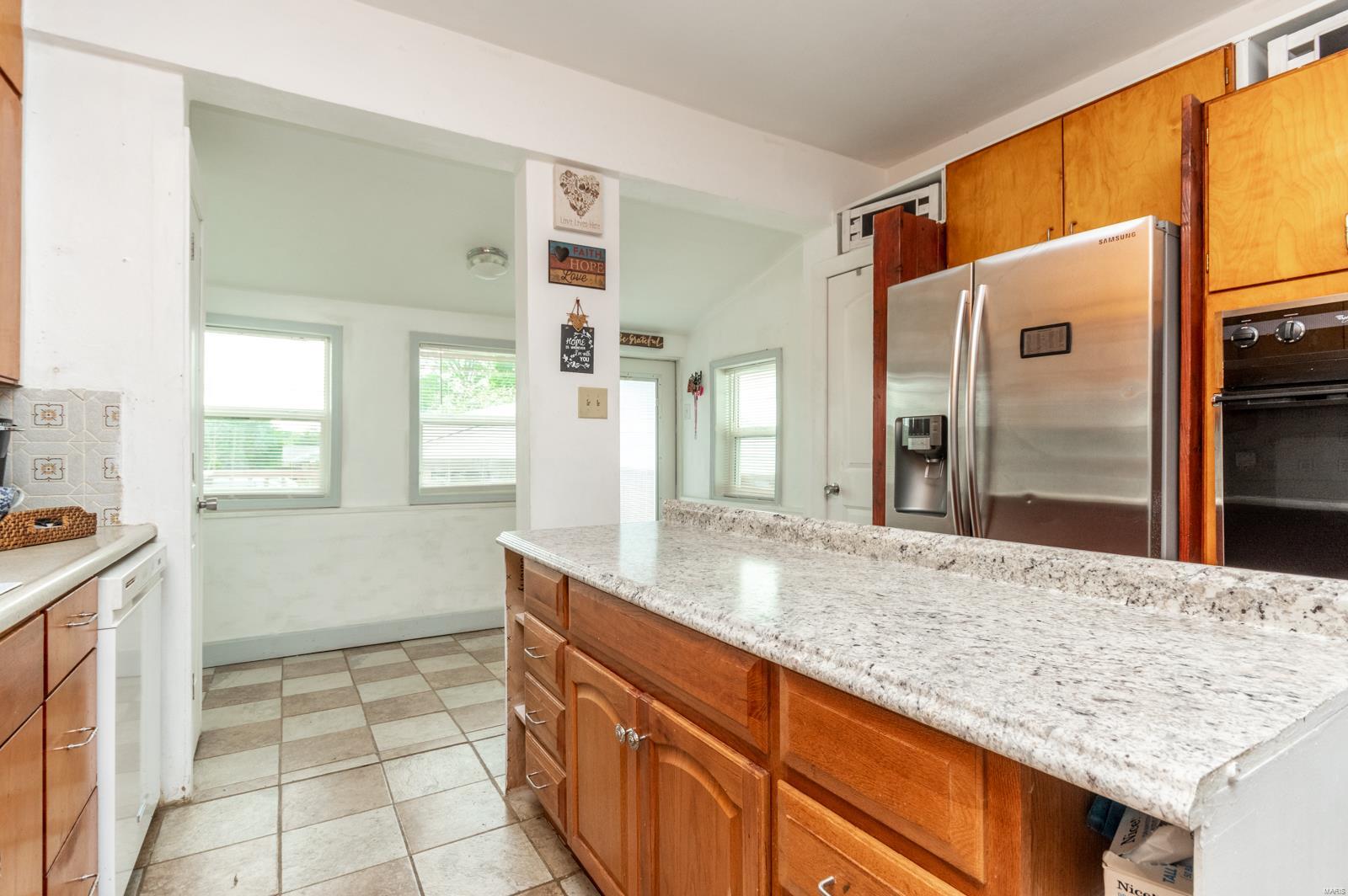 815 South Rapp Avenue Columbia, IL 62236 - Photo 13 of 36 Gallery Image 13