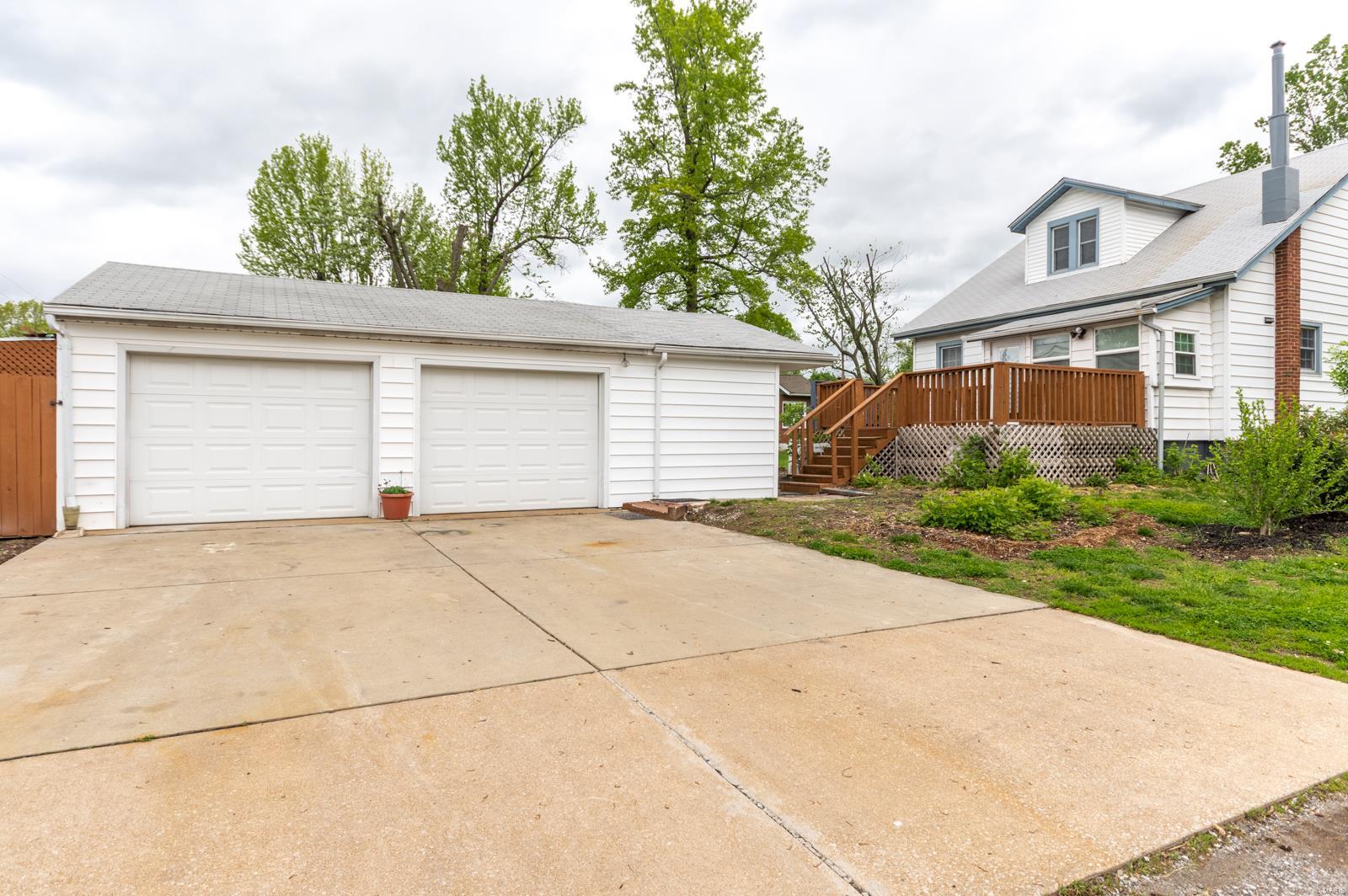 815 South Rapp Avenue Columbia, IL 62236 - Photo 3 of 36 Gallery Image 3