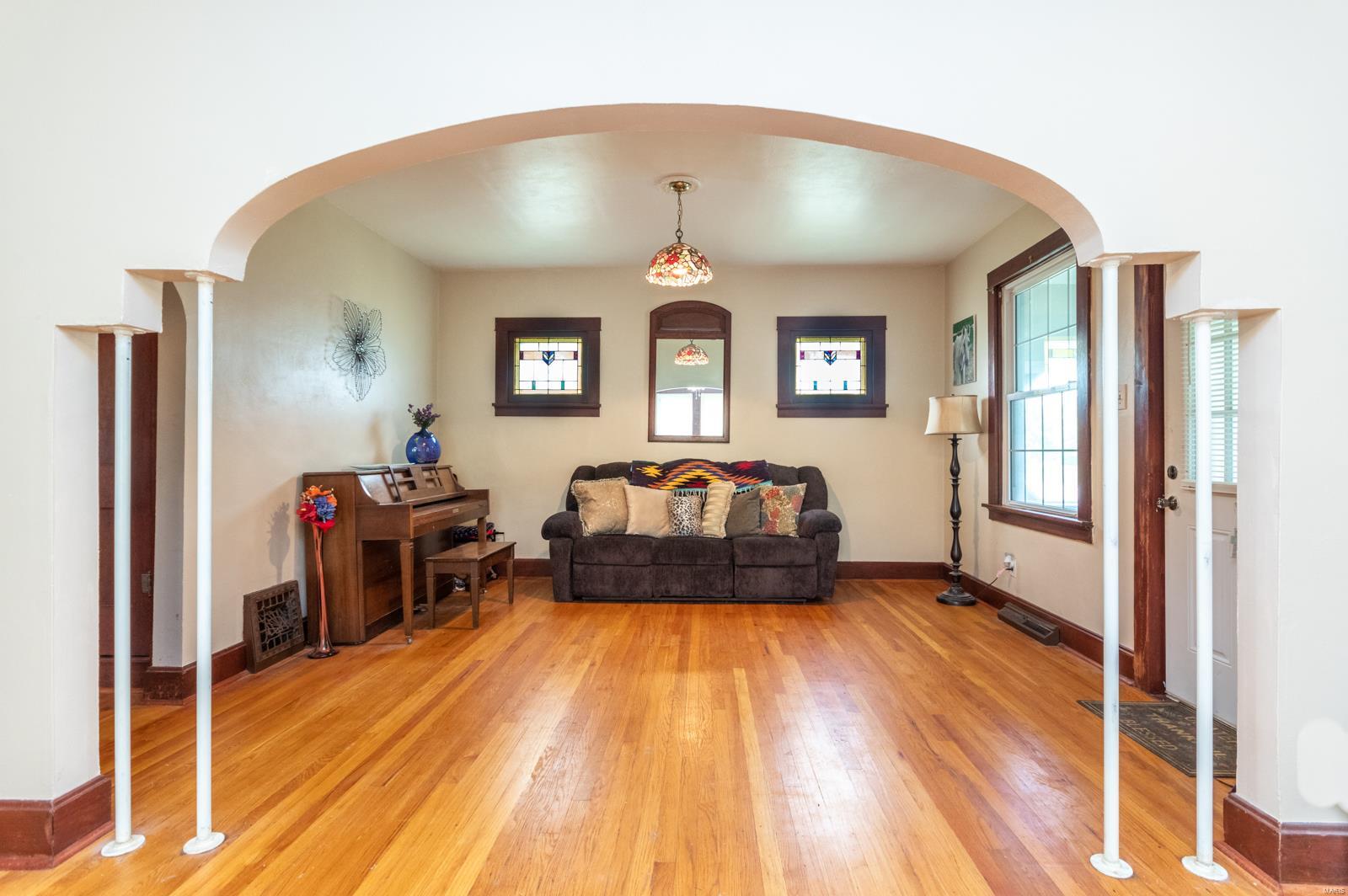 815 South Rapp Avenue Columbia, IL 62236 - Photo 7 of 36 Gallery Image 7