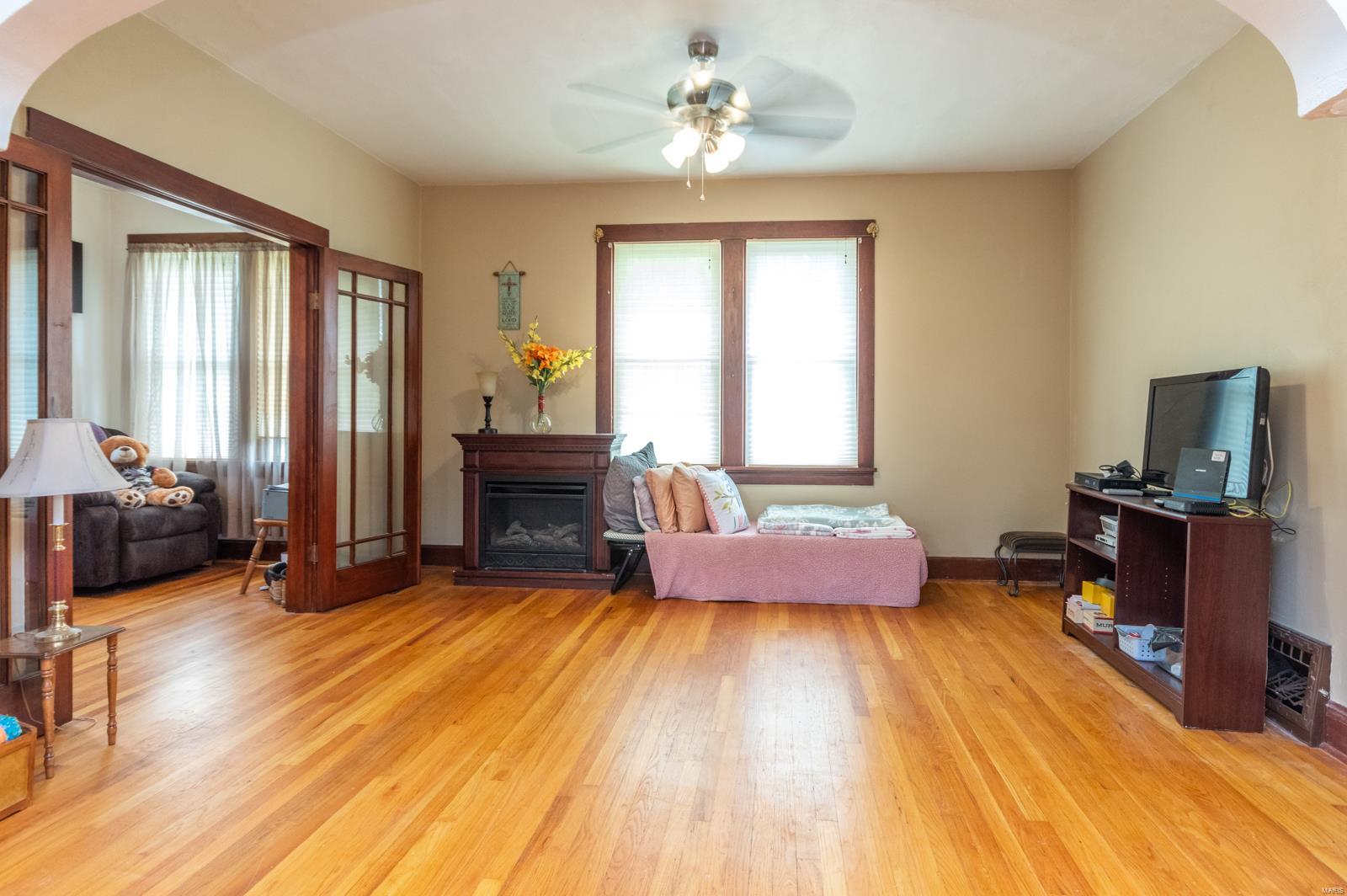 815 South Rapp Avenue Columbia, IL 62236 - Photo 8 of 36 Gallery Image 8
