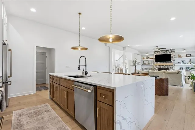 $799,900 | 7604 Northeast 103rd Terrace, Kansas City, MO 64157