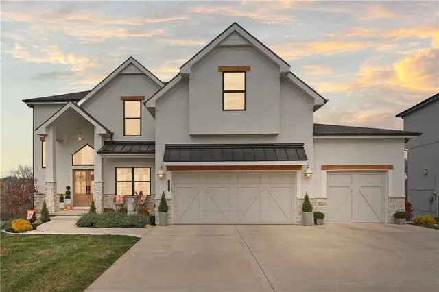 $799,900 | 7604 Northeast 103rd Terrace, Kansas City, MO 64157