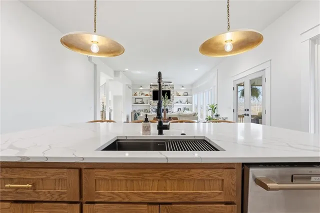 $799,900 | 7604 Northeast 103rd Terrace, Kansas City, MO 64157