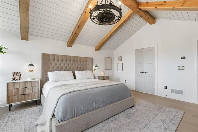 $799,900 | 7604 Northeast 103rd Terrace, Kansas City, MO 64157