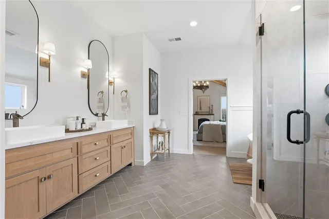 $799,900 | 7604 Northeast 103rd Terrace, Kansas City, MO 64157