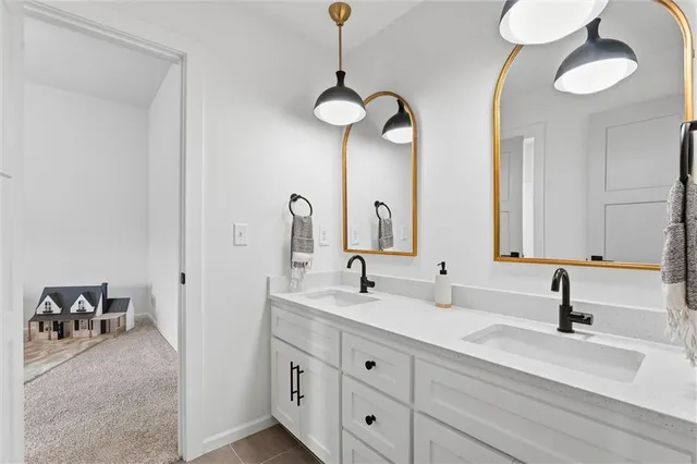 $799,900 | 7604 Northeast 103rd Terrace, Kansas City, MO 64157