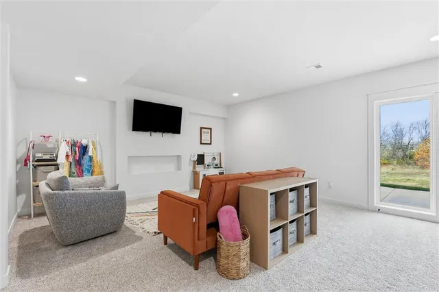 $799,900 | 7604 Northeast 103rd Terrace, Kansas City, MO 64157