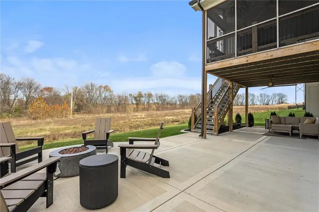 $799,900 | 7604 Northeast 103rd Terrace, Kansas City, MO 64157