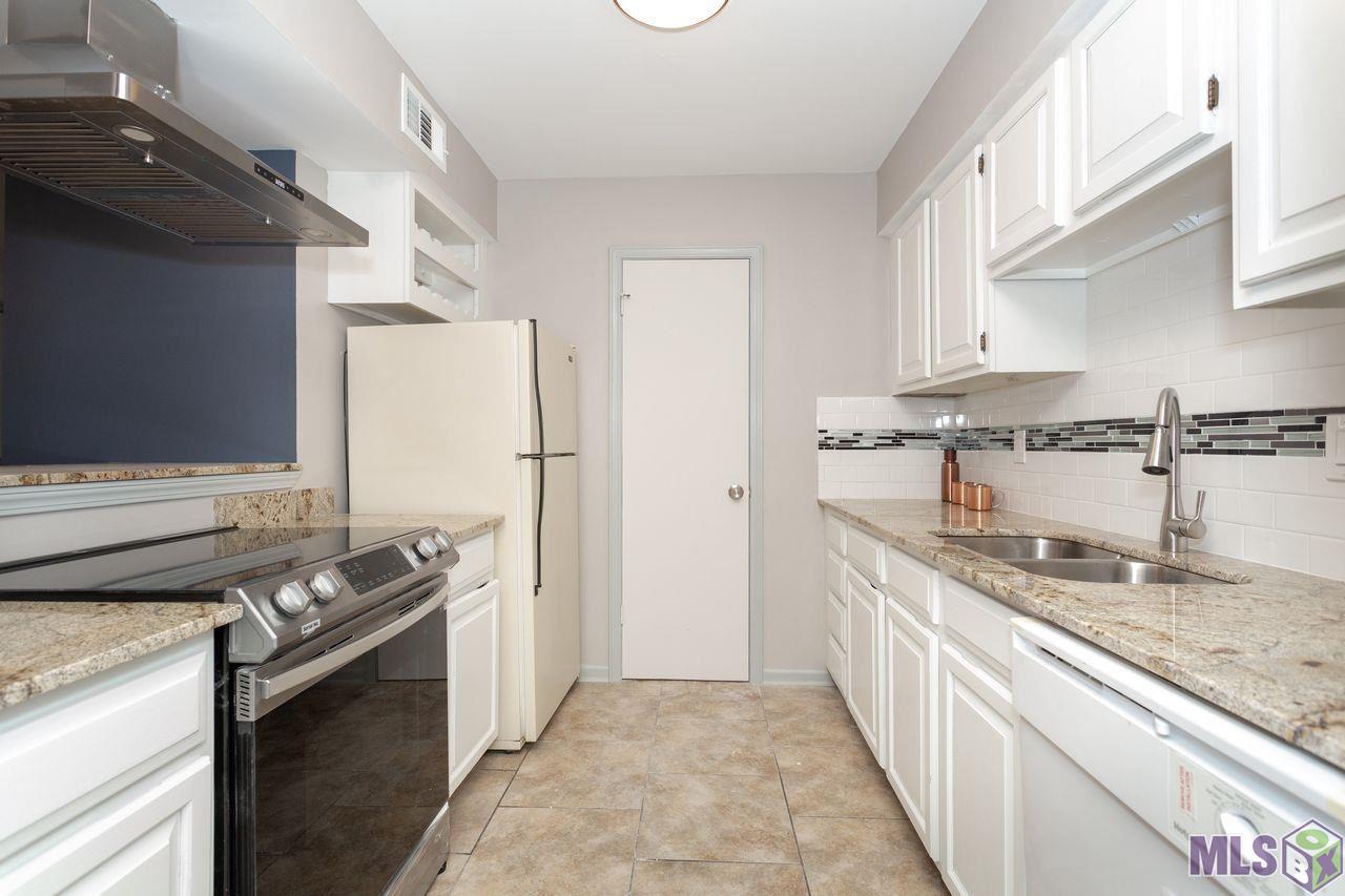 1757 South Brightside View Drive, Unit D Baton Rouge, LA 70820 - Photo 6 of 17 Gallery Image 6
