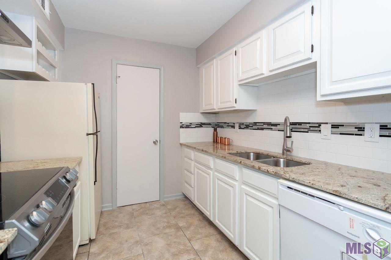 1757 South Brightside View Drive, Unit D Baton Rouge, LA 70820 - Photo 7 of 17 Gallery Image 7