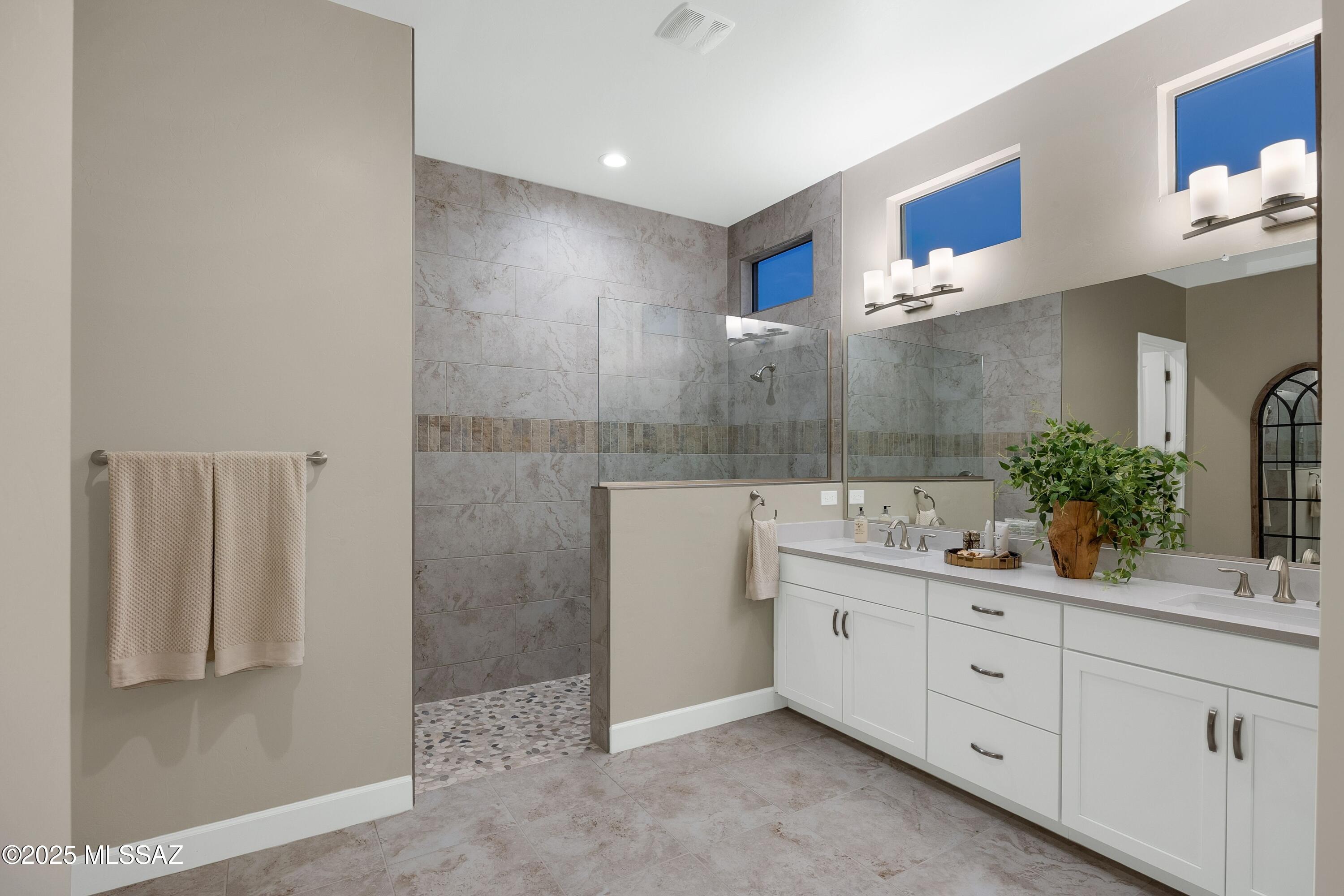13354 East Fourr Ranch Place Vail, AZ 85641 - Photo 15 of 30 Primary Bathroom