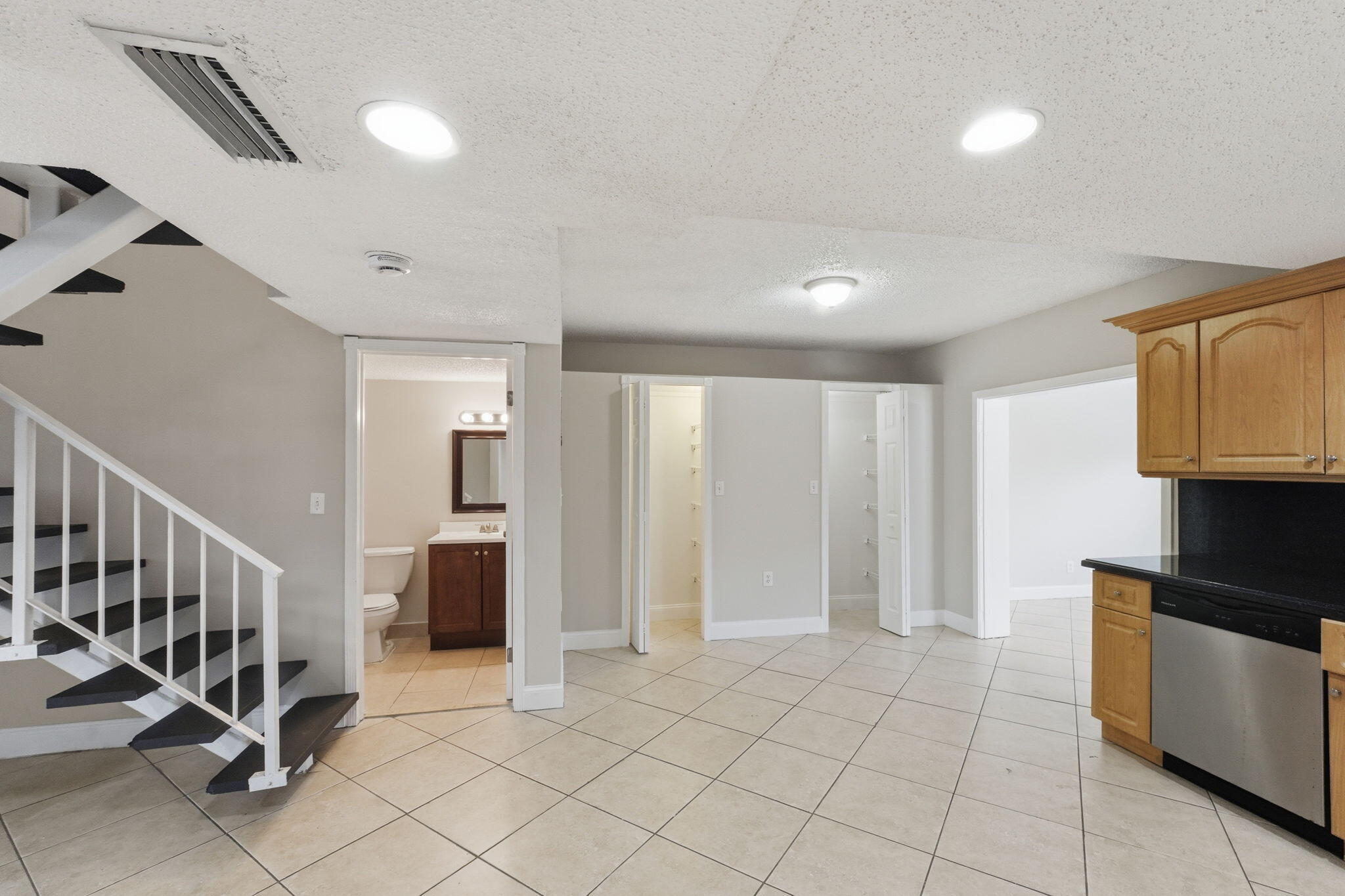 10029 Southwest 146th Place Miami, FL 33186 - Photo 9 of 38 004_ListerPros