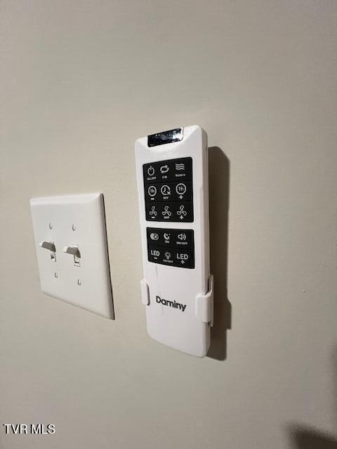 709 North Main Avenue, Unit 4 Erwin, TN 37650 - Photo 14 of 23 IMG_3774