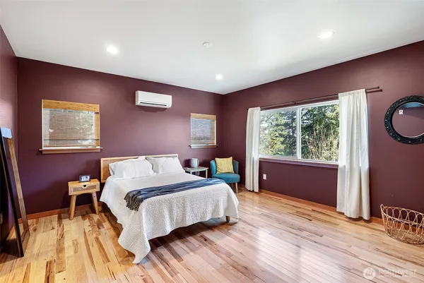 $865,000 | 3040 Classic Avenue Northeast, Bremerton, WA 98310