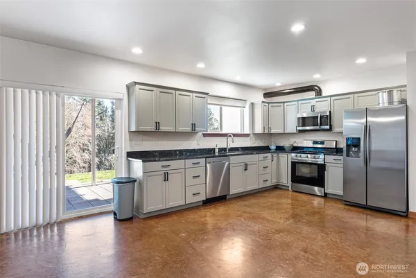 $865,000 | 3040 Classic Avenue Northeast, Bremerton, WA 98310