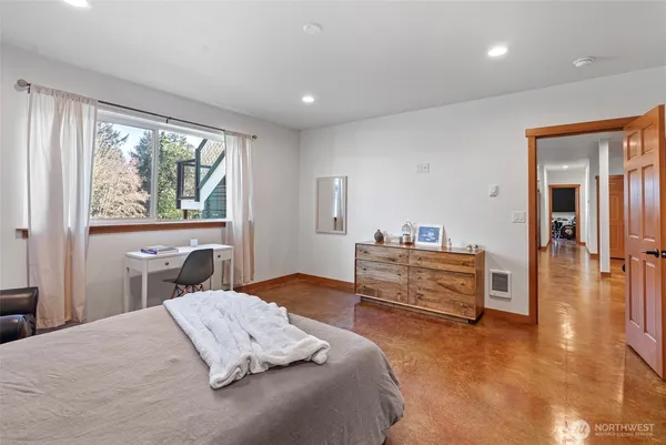 $865,000 | 3040 Classic Avenue Northeast, Bremerton, WA 98310