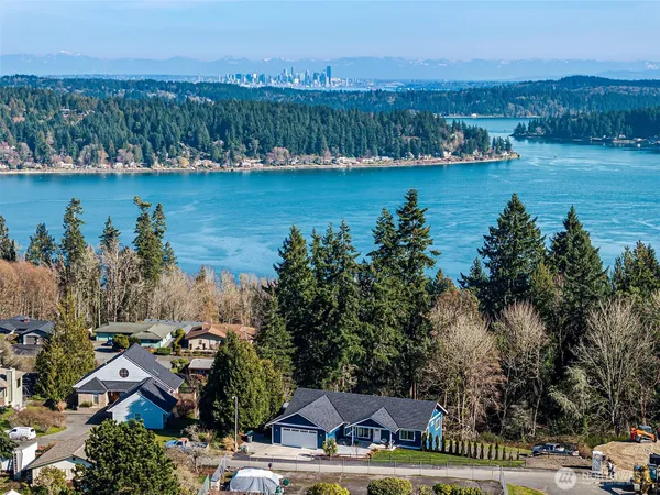 $865,000 | 3040 Classic Avenue Northeast, Bremerton, WA 98310