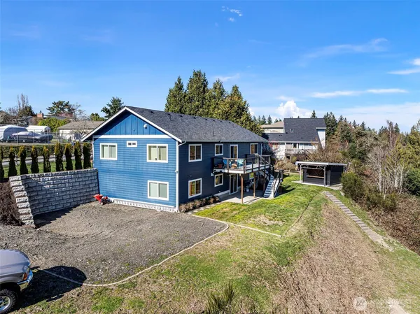 $865,000 | 3040 Classic Avenue Northeast, Bremerton, WA 98310
