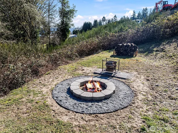 $865,000 | 3040 Classic Avenue Northeast, Bremerton, WA 98310