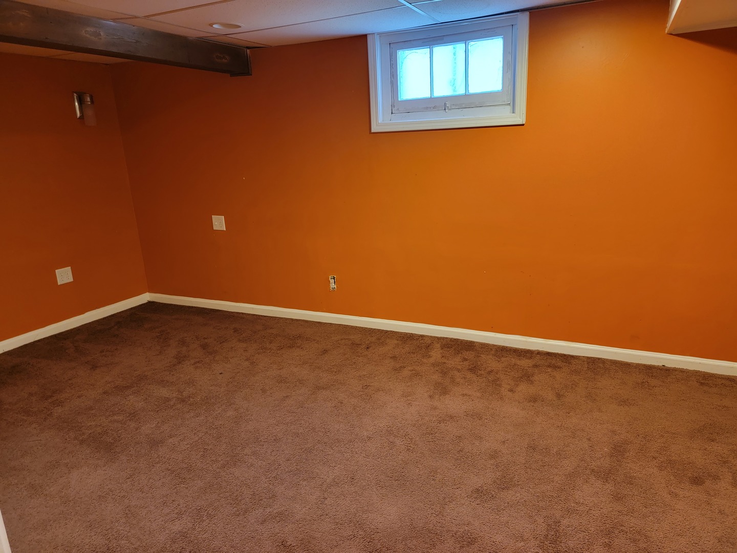 508 Skyline Drive Fox River Grove, IL 60021 - Photo 18 of 24 a view of an empty room with a window