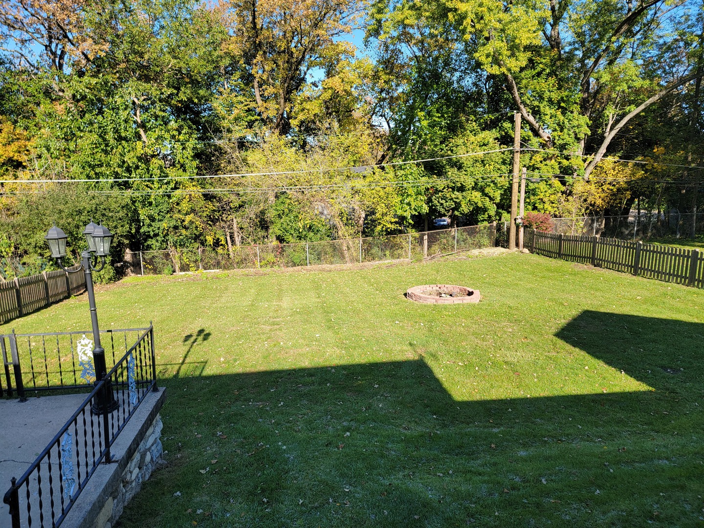 508 Skyline Drive Fox River Grove, IL 60021 - Photo 21 of 24 a view of an outdoor space and swimming pool