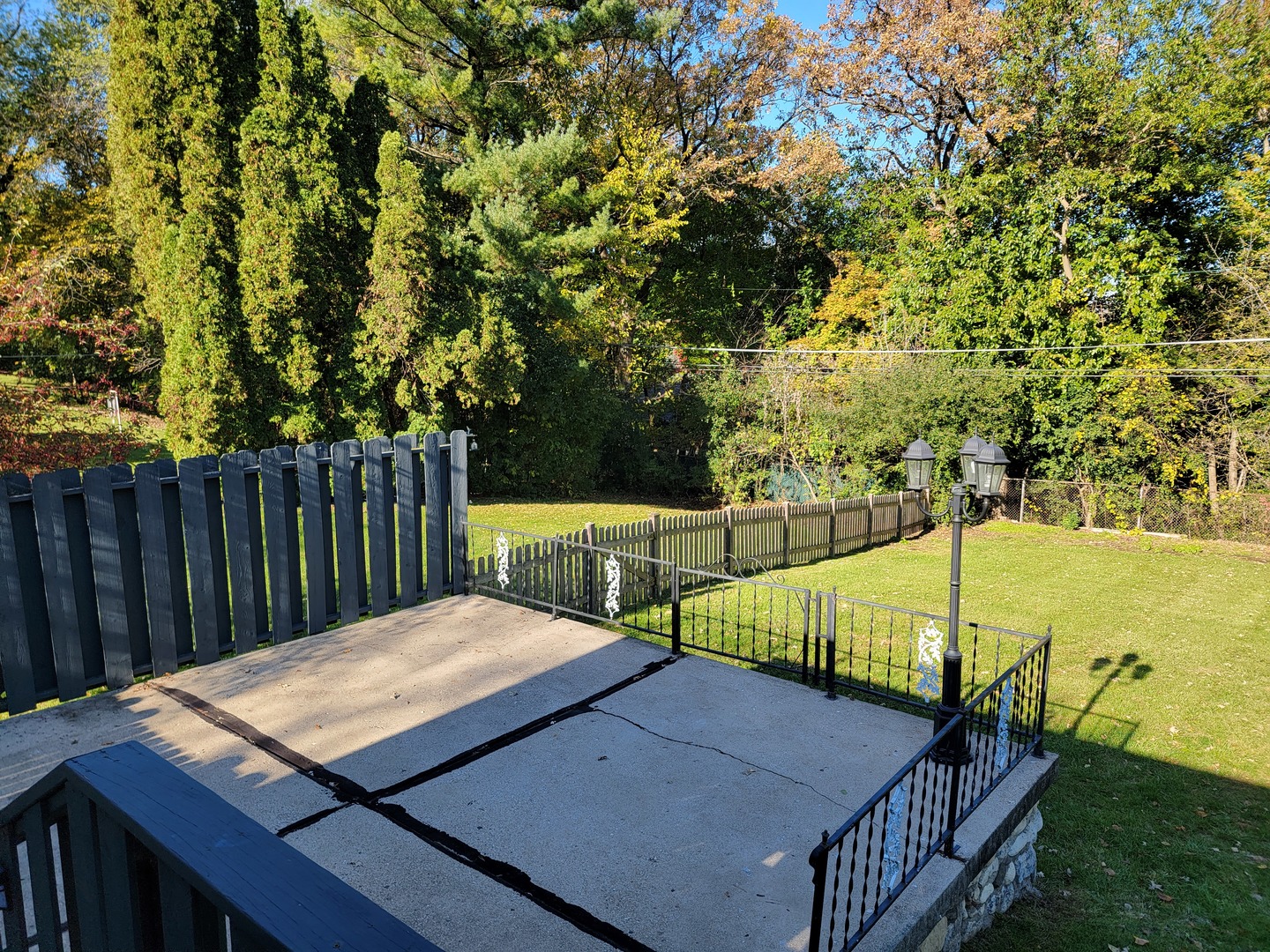 508 Skyline Drive Fox River Grove, IL 60021 - Photo 22 of 24 a view of a balcony with two trees