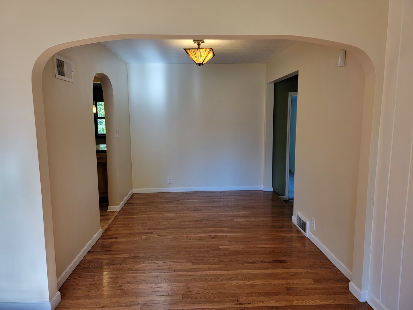 508 Skyline Drive Fox River Grove, IL 60021 - Photo 6 of 24 a view of hallway with wooden floor