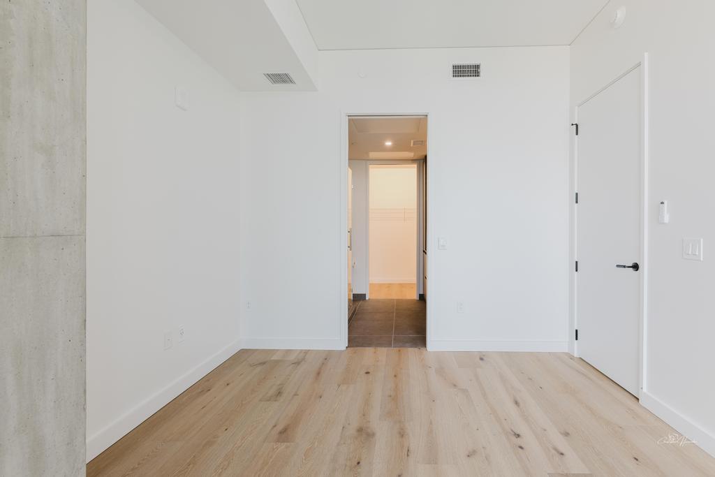 610 Davis Street, Unit 2608 Austin, TX 78701 - Photo 5 of 39 a view of an empty room