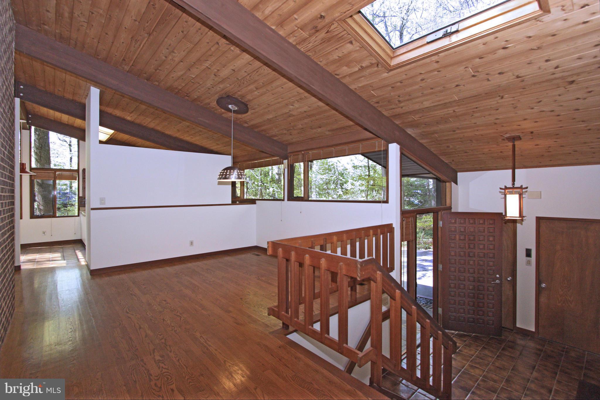 1577 North Village Road Reston, VA 20194 - Photo 8 of 29 Dining Room