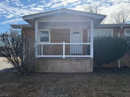 $2,200 | 138 Ellen Street, Somerset, NJ 08873