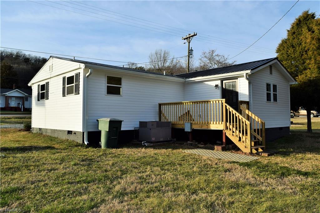 111 Turner Road Mayodan, NC 27027 - Photo 23 of 30 Exterior Back