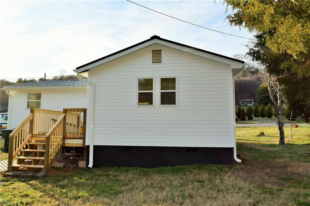 111 Turner Road Mayodan, NC 27027 - Photo 25 of 30 Exterior Back