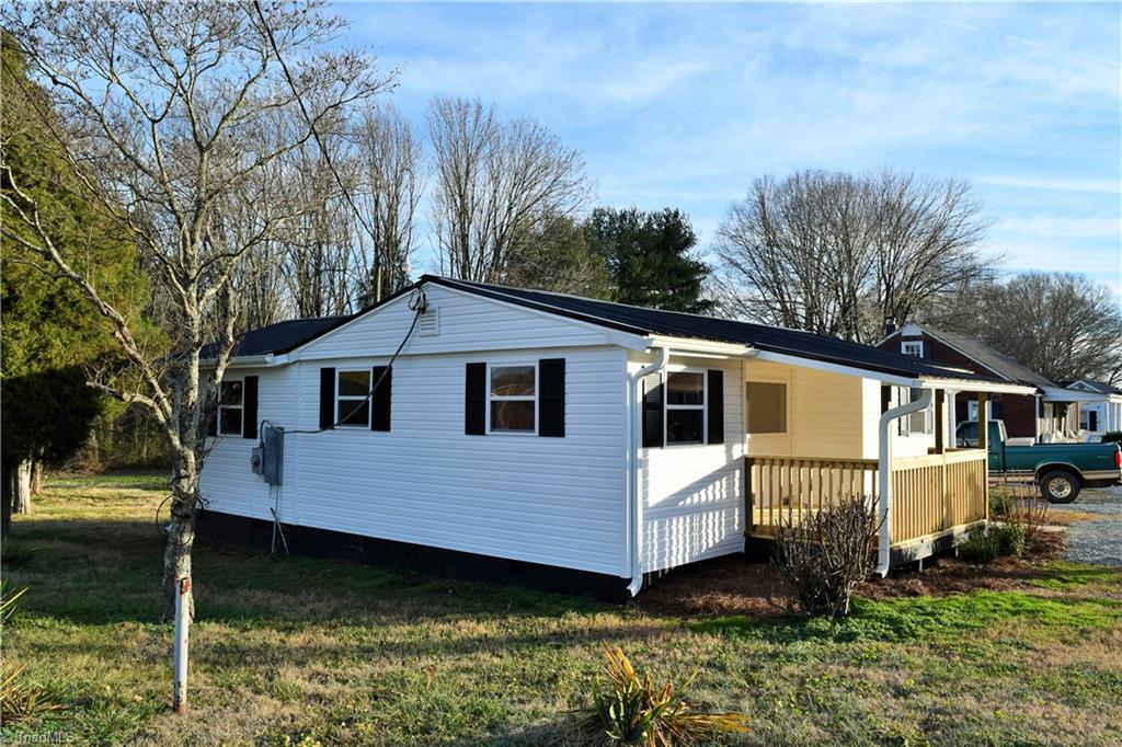 111 Turner Road Mayodan, NC 27027 - Photo 28 of 30 Exterior Left Side and Front