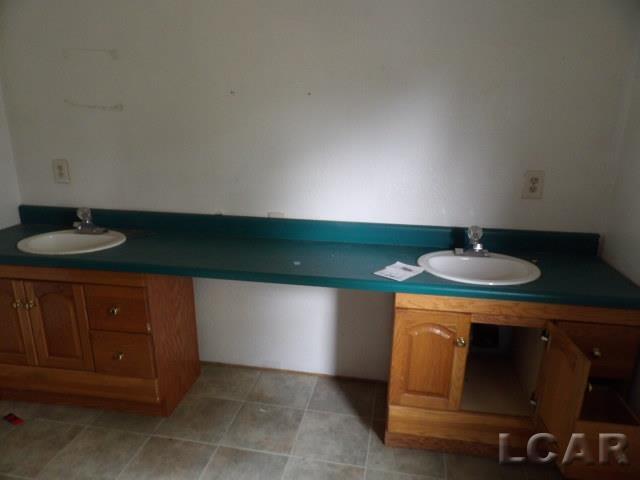 2960 Consear Road Lambertville, MI 48144 - Photo 19 of 27 50104019-18.JPG