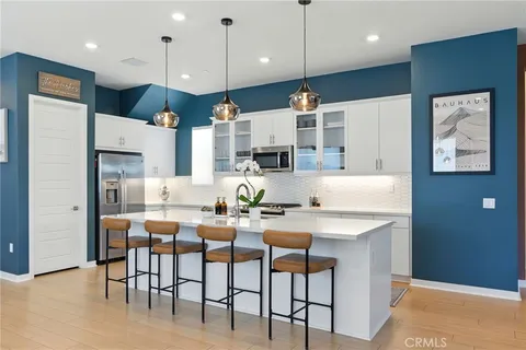 $875,000 | 27475 Mercantile Court, Valencia, CA 91381