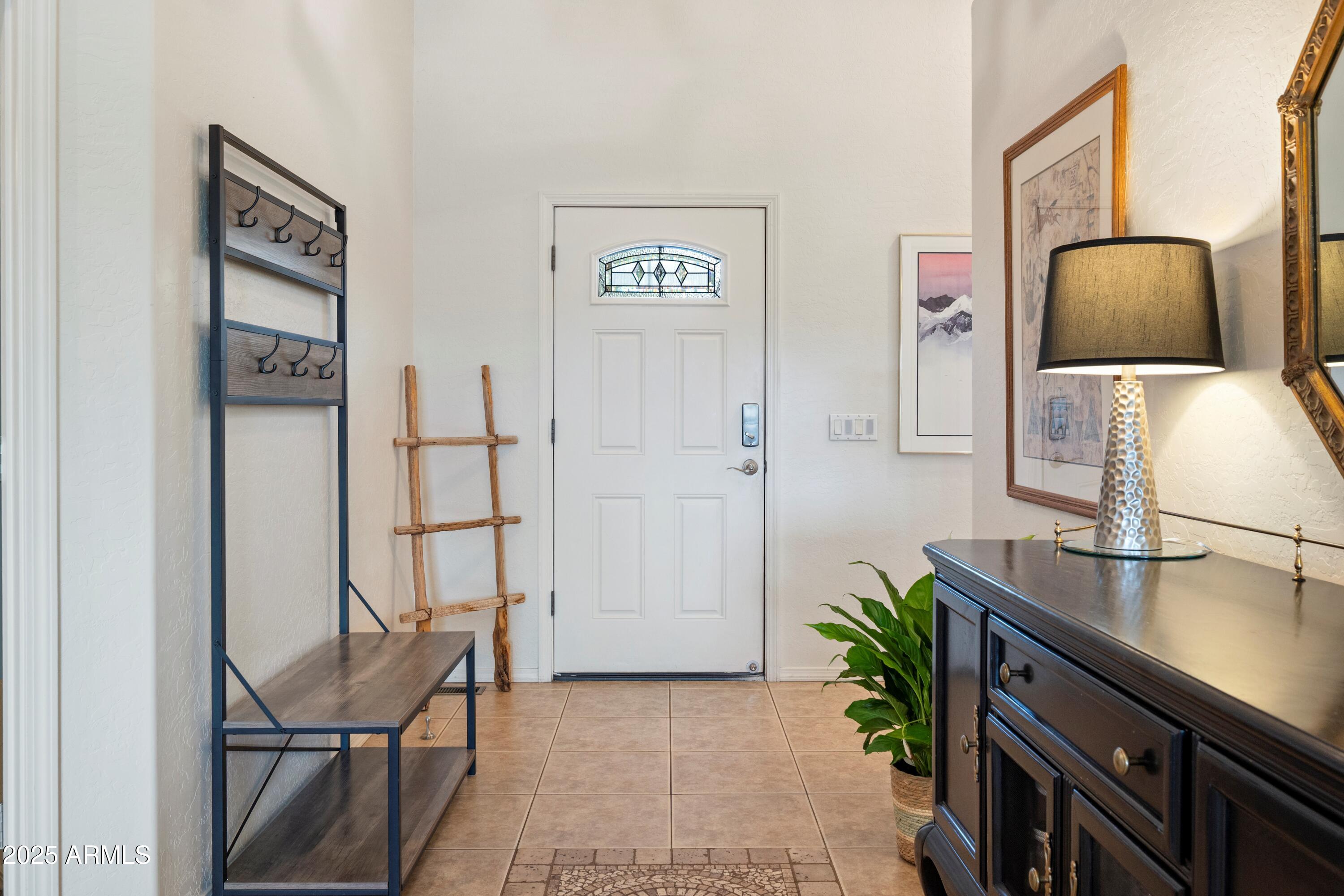 814 West Rim View Road Payson, AZ 85541 - Photo 6 of 42 a living room with furniture