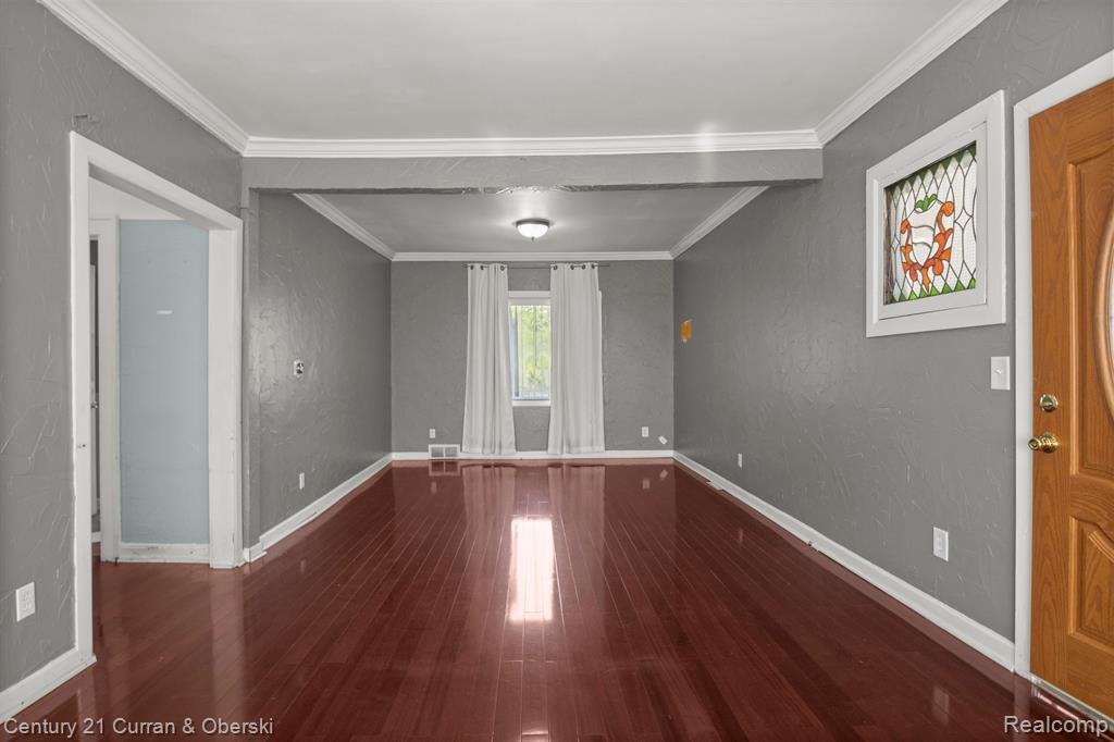 15326 East 9 Mile Road Eastpointe, MI 48021 - Photo 4 of 34