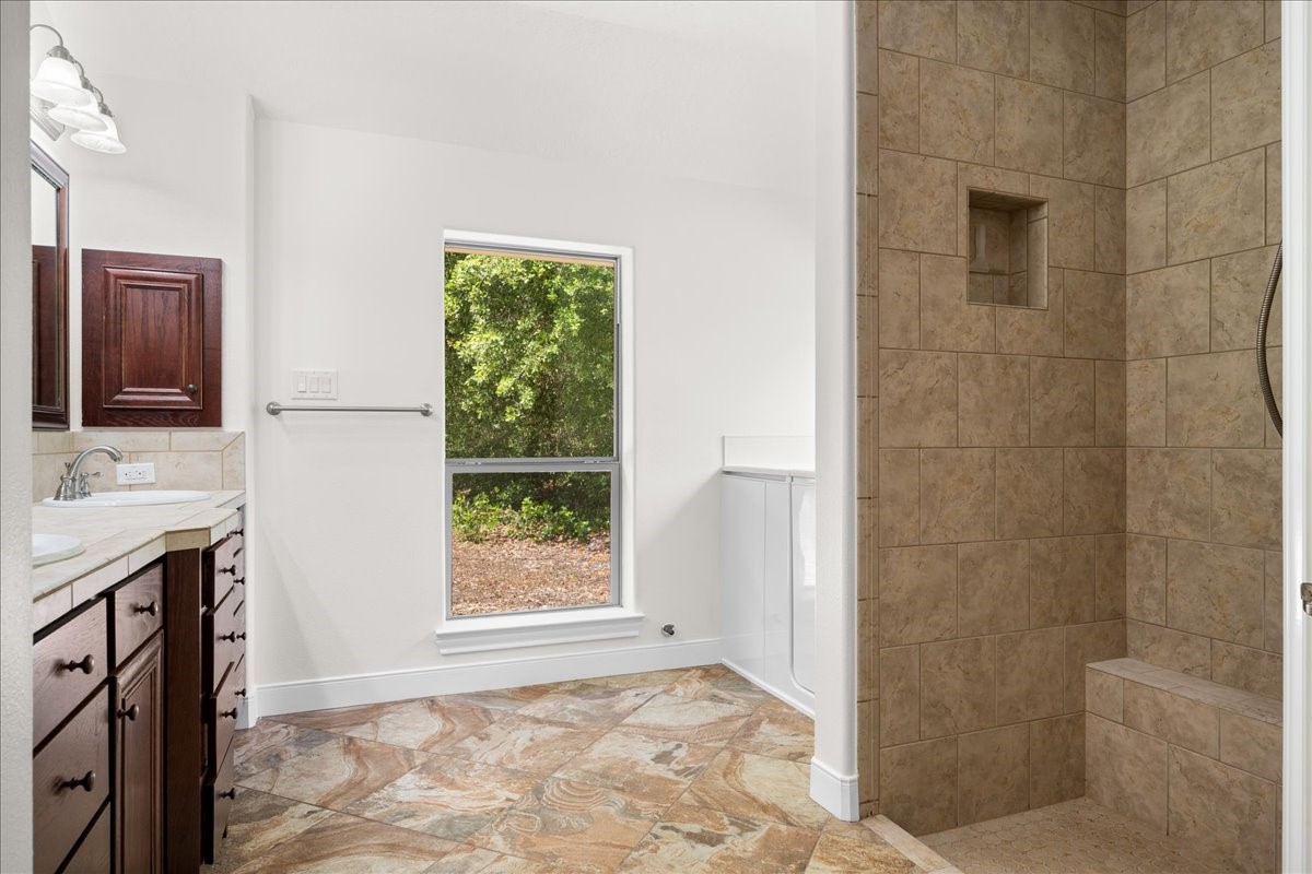 7750 Rolling Creek Road Burton, TX 77835 - Photo 27 of 42