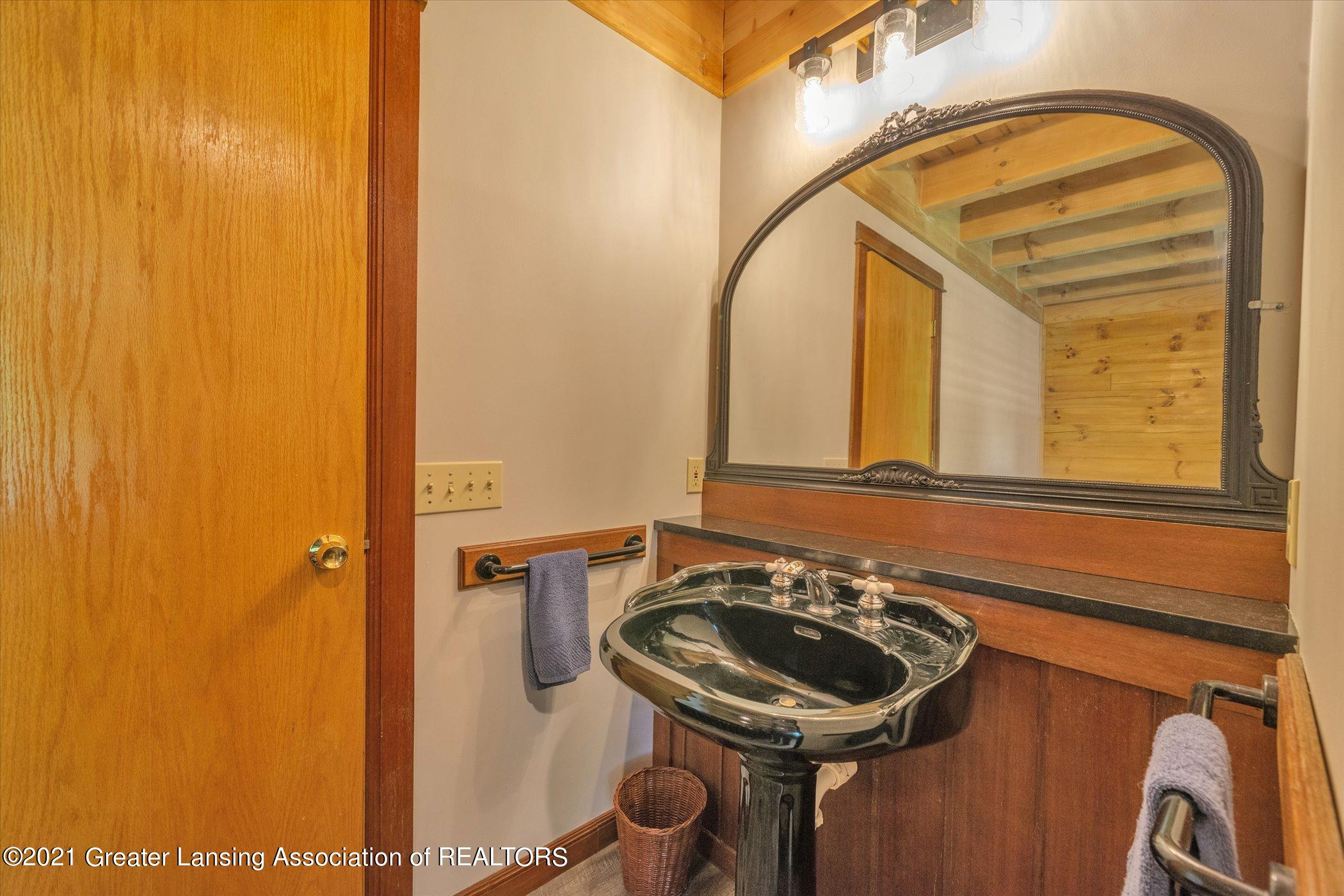 12851 Center Road Bath, MI 48808 - Photo 25 of 90 25-12851 Center Rd-Windowstill Real Esta