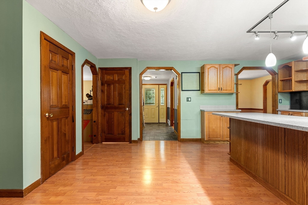 21 Throne Hill Road Groton, MA 01450 - Photo 5 of 33 Gallery Image 5