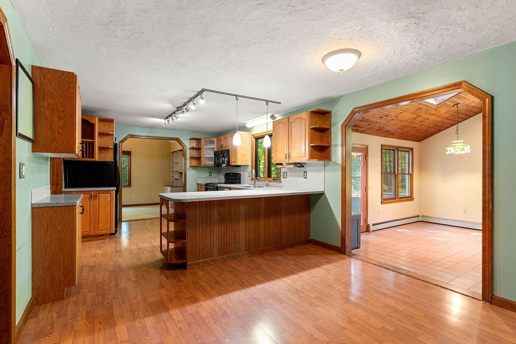21 Throne Hill Road Groton, MA 01450 - Photo 6 of 33 Gallery Image 6