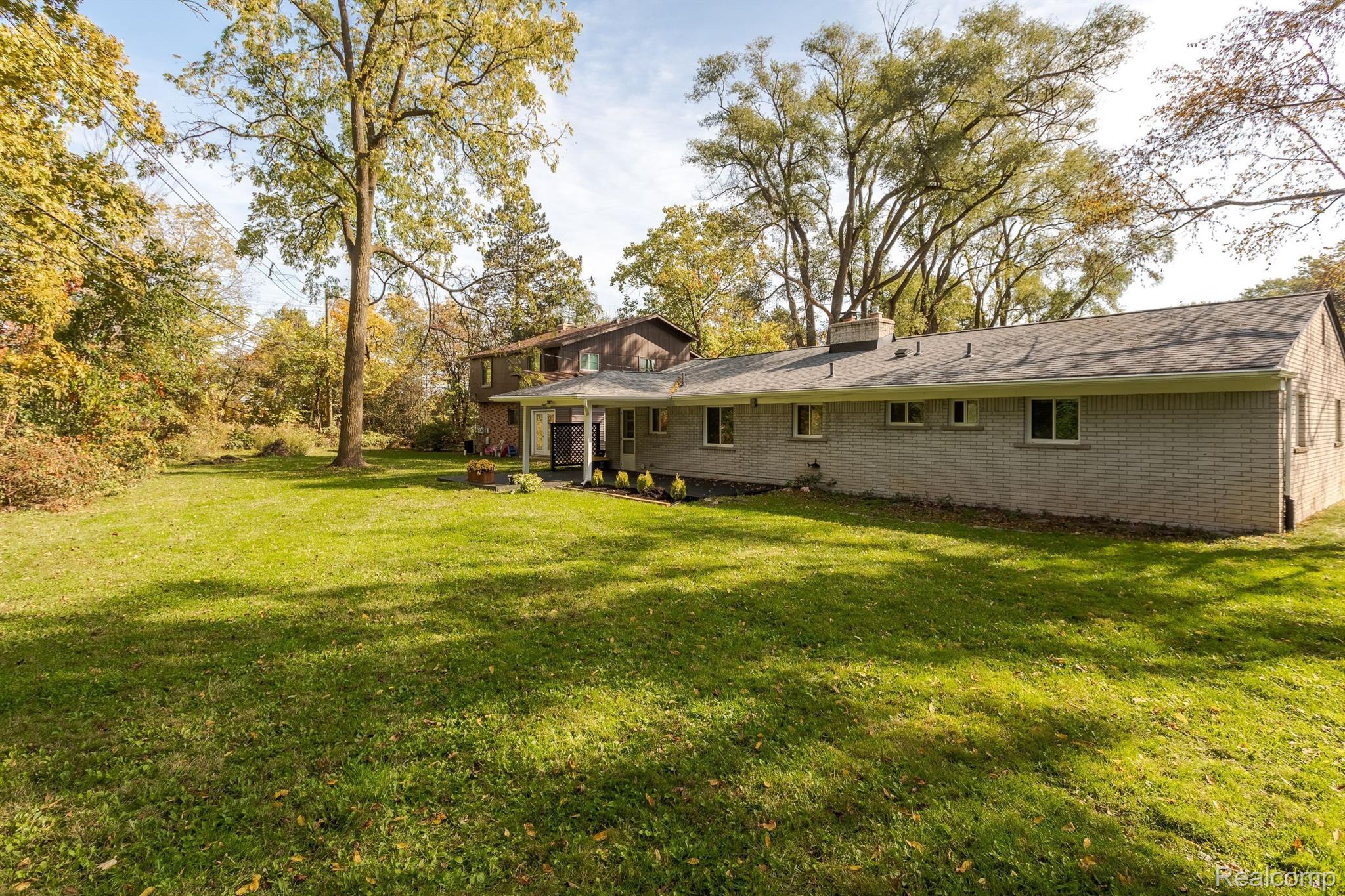 1932 Devonshire Road Bloomfield Hills, MI 48302 - Photo 26 of 35
