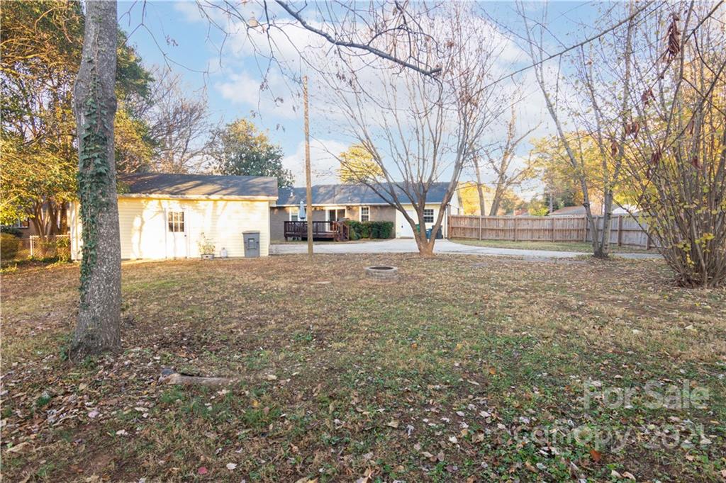 5201 Londonderry Road Charlotte, NC 28210 - Photo 40 of 42 a view of a yard with a tree