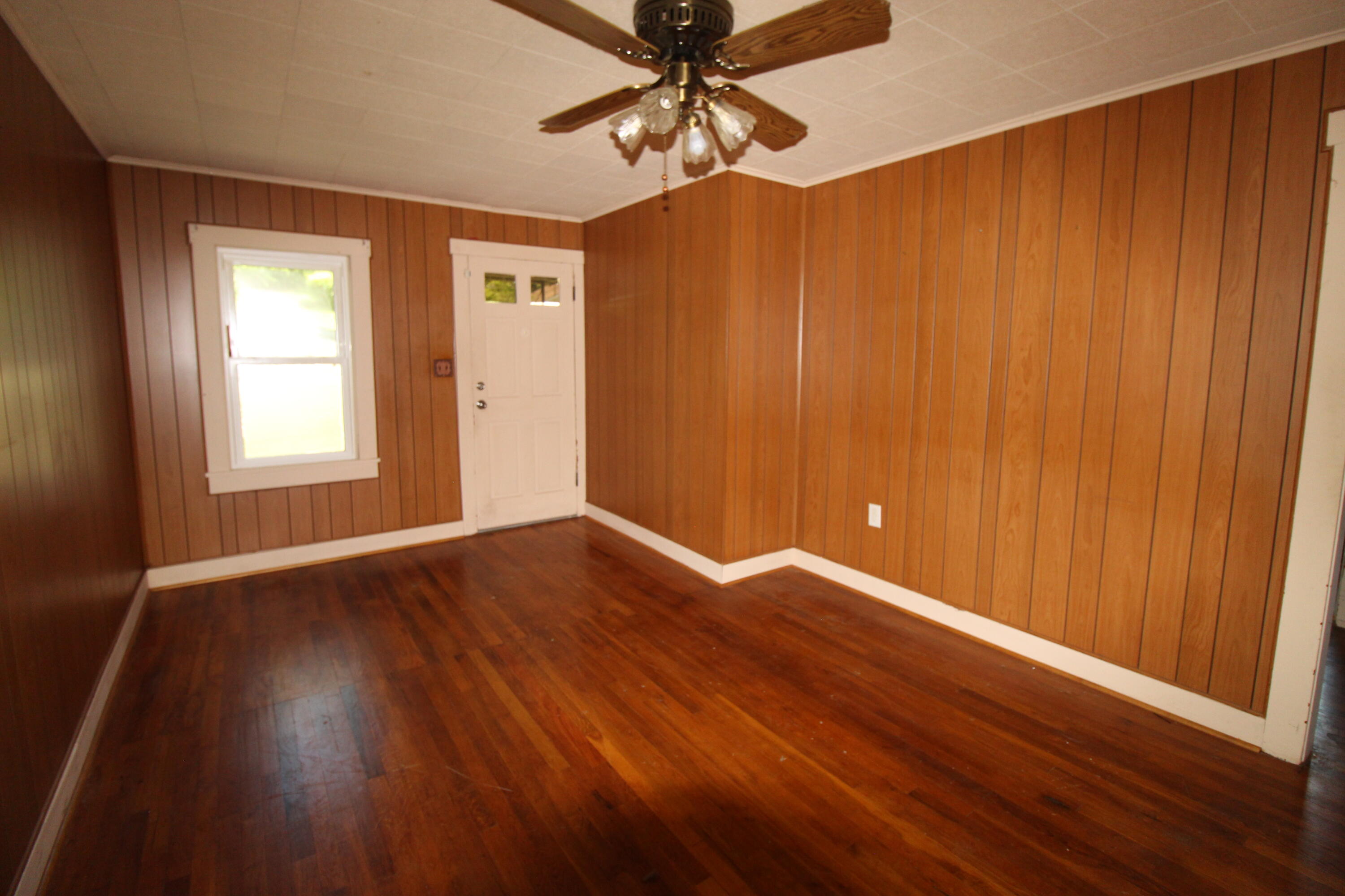 309 Gravely Road Kingsport, TN 37665 - Photo 14 of 33 IMG_7178