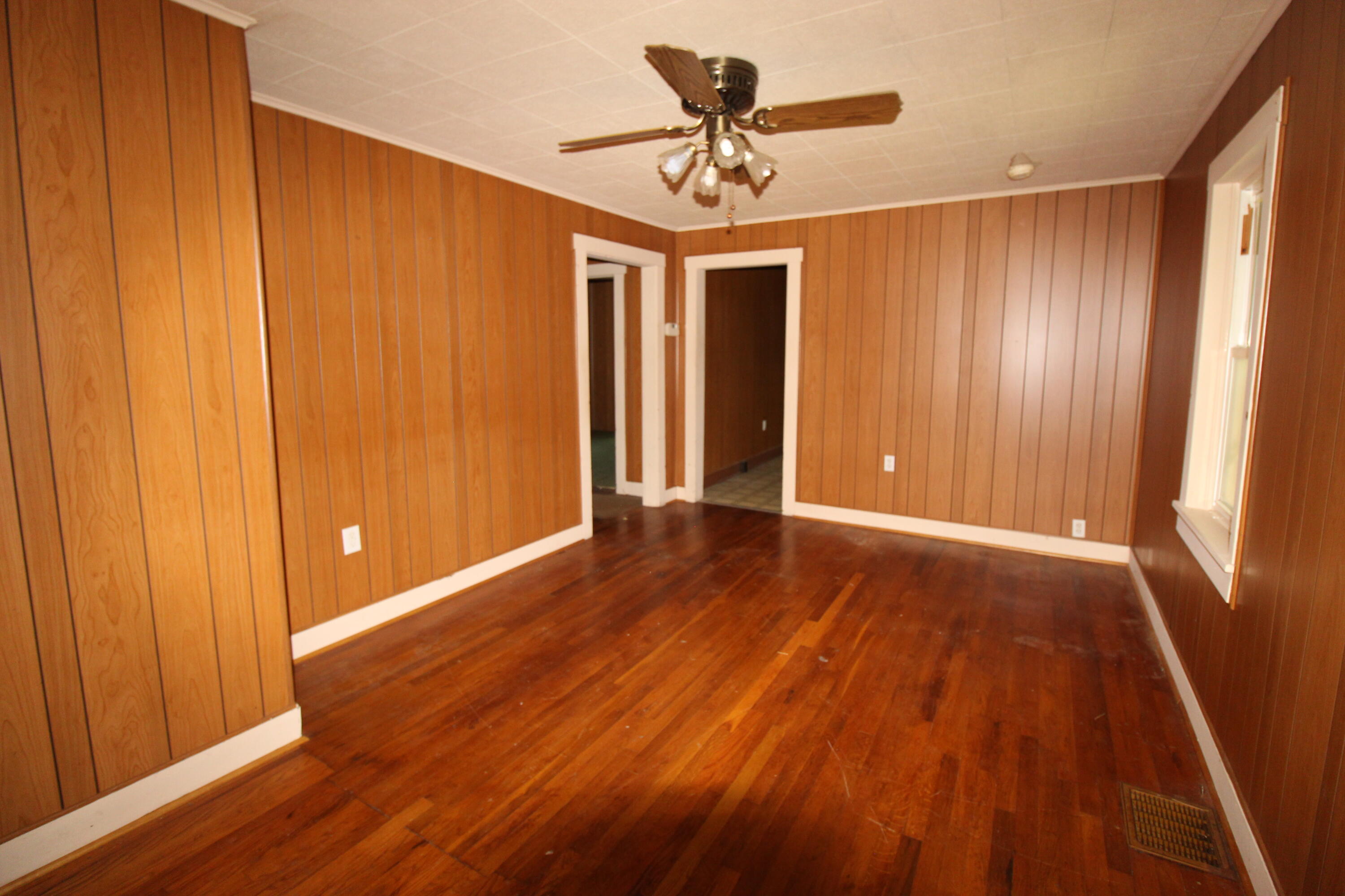 309 Gravely Road Kingsport, TN 37665 - Photo 15 of 33 IMG_7179