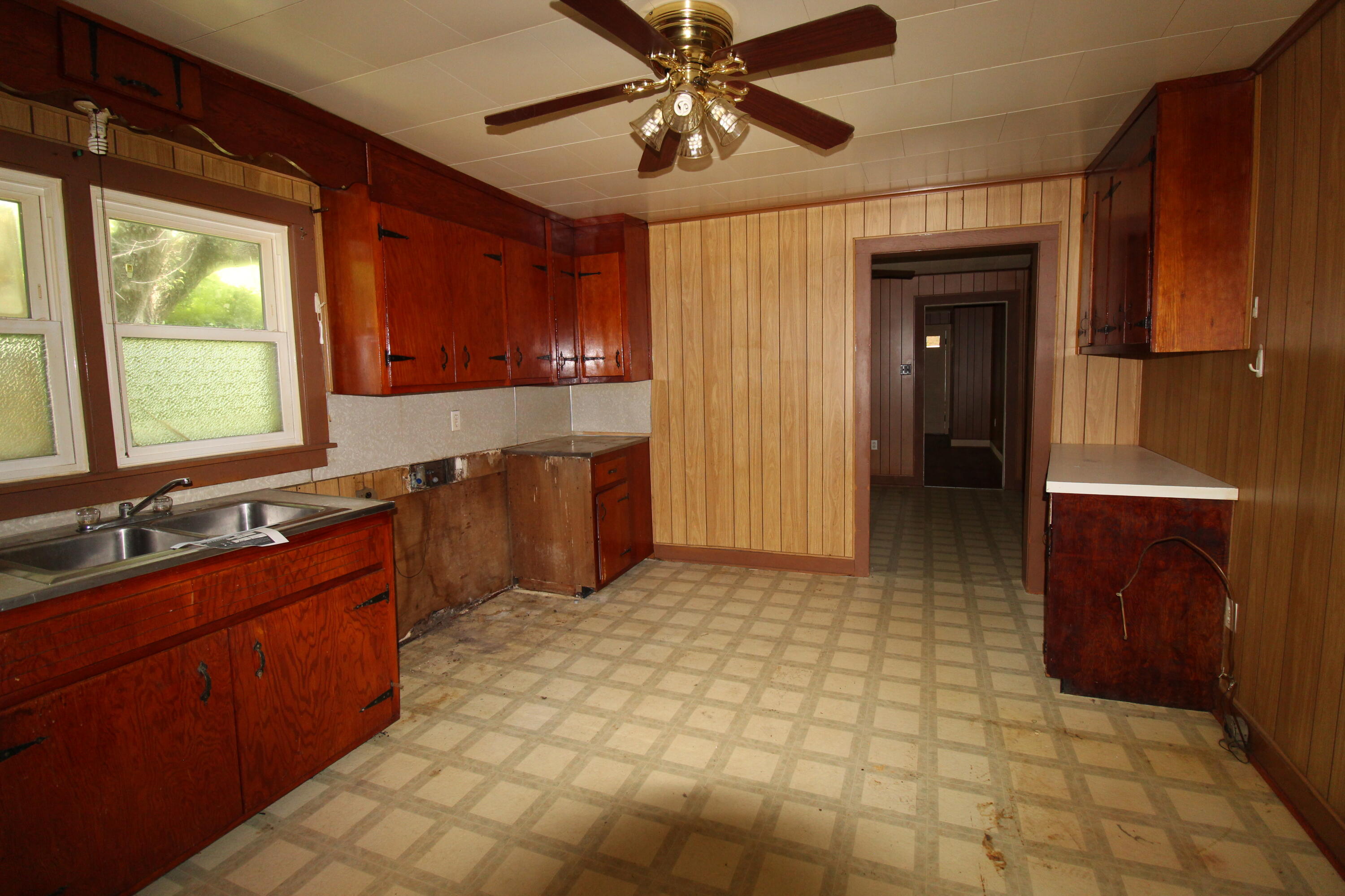 309 Gravely Road Kingsport, TN 37665 - Photo 3 of 33 IMG_7167