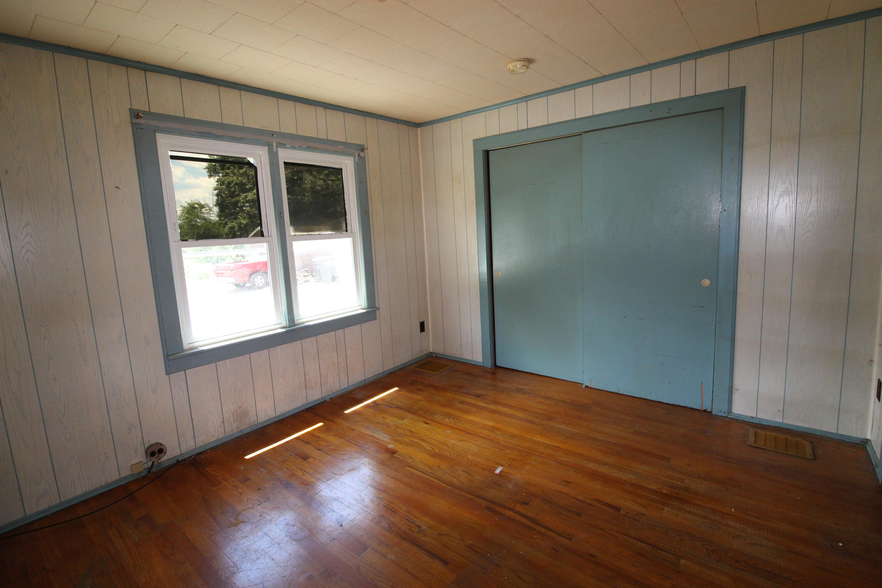 309 Gravely Road Kingsport, TN 37665 - Photo 9 of 33 IMG_7173